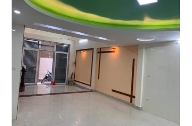 Bán nhà Đường 19/5,35m,5T, ô tô đỗ cửa, giá chỉ 3,95 tỷ.